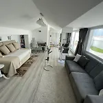 Appartamento Con Ampia Terrazza E Vista Su Milano