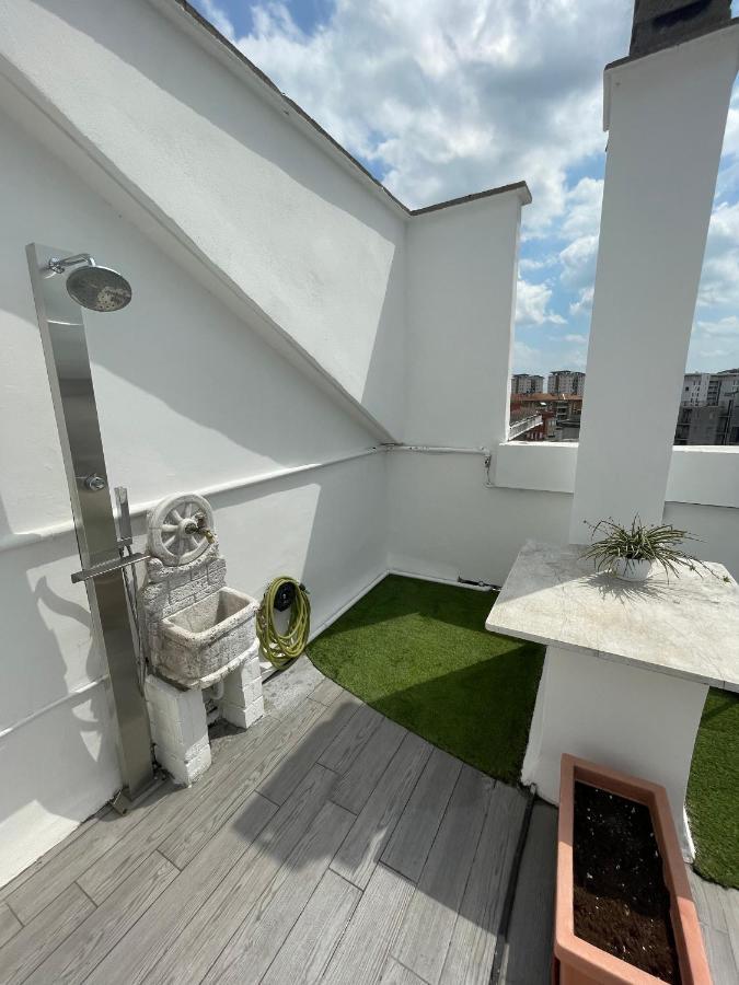 Apartment Con Ampia Terrazza E Vista Su Mailand