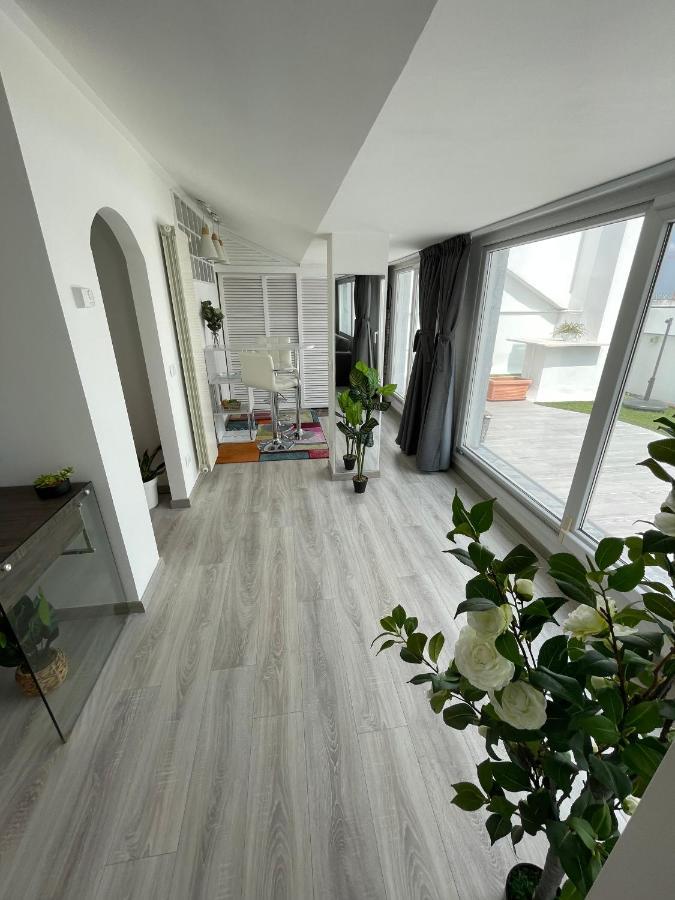 Apartment Con Ampia Terrazza E Vista Su