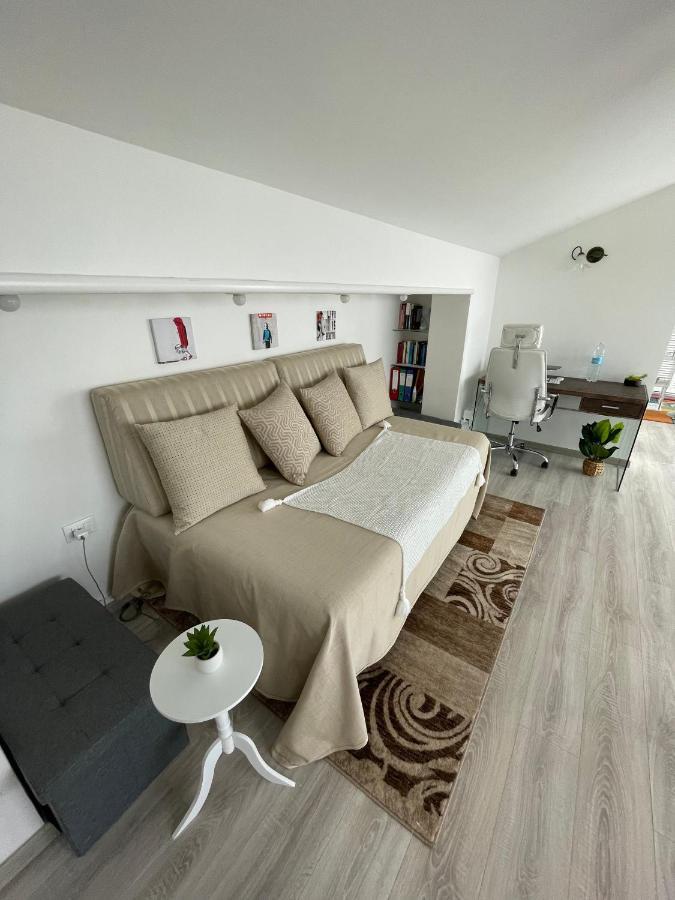 Apartment Con Ampia Terrazza E Vista Su